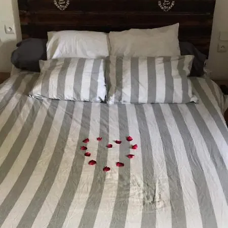 Apartamento Chez Celine Et Philippe Dans Propriete De Charme Avec Piscine