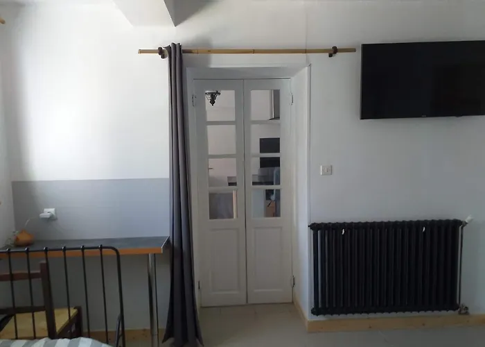 Appartement Chez Celine Et Philippe Dans Propriete De Charme Avec Piscine *