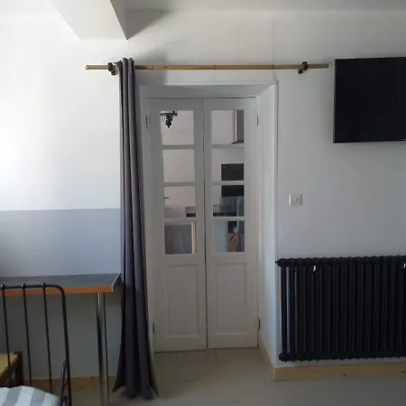 Apartament Chez Celine Et Philippe Dans Propriete De Charme Avec Piscine *
