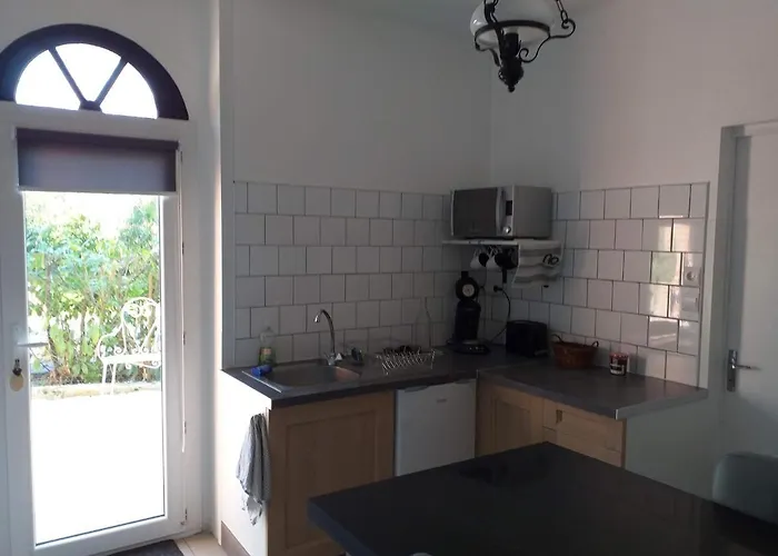 Chez Celine Et Philippe Dans Propriete De Charme Avec Piscine 公寓