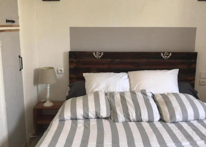 Chez Celine Et Philippe Dans Propriete De Charme Avec Piscine Appartamento Le Fossat